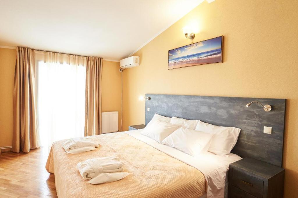 The Hilltop Skyline Hotel Tbilisi Bagian luar foto