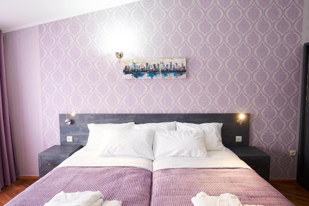 The Hilltop Skyline Hotel Tbilisi Bagian luar foto