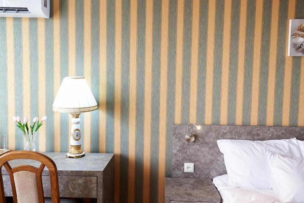 The Hilltop Skyline Hotel Tbilisi Bagian luar foto
