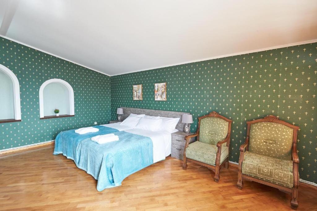 The Hilltop Skyline Hotel Tbilisi Bagian luar foto