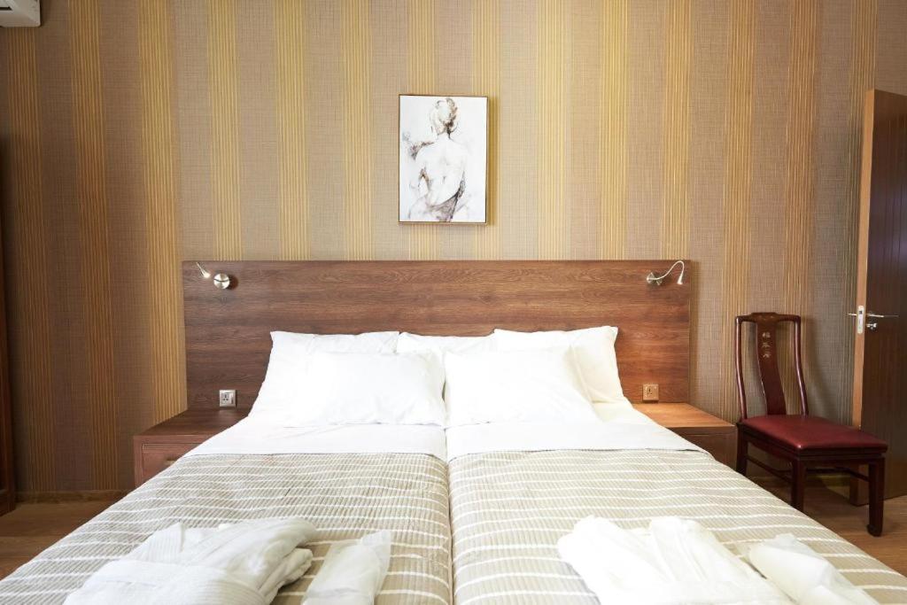 The Hilltop Skyline Hotel Tbilisi Bagian luar foto
